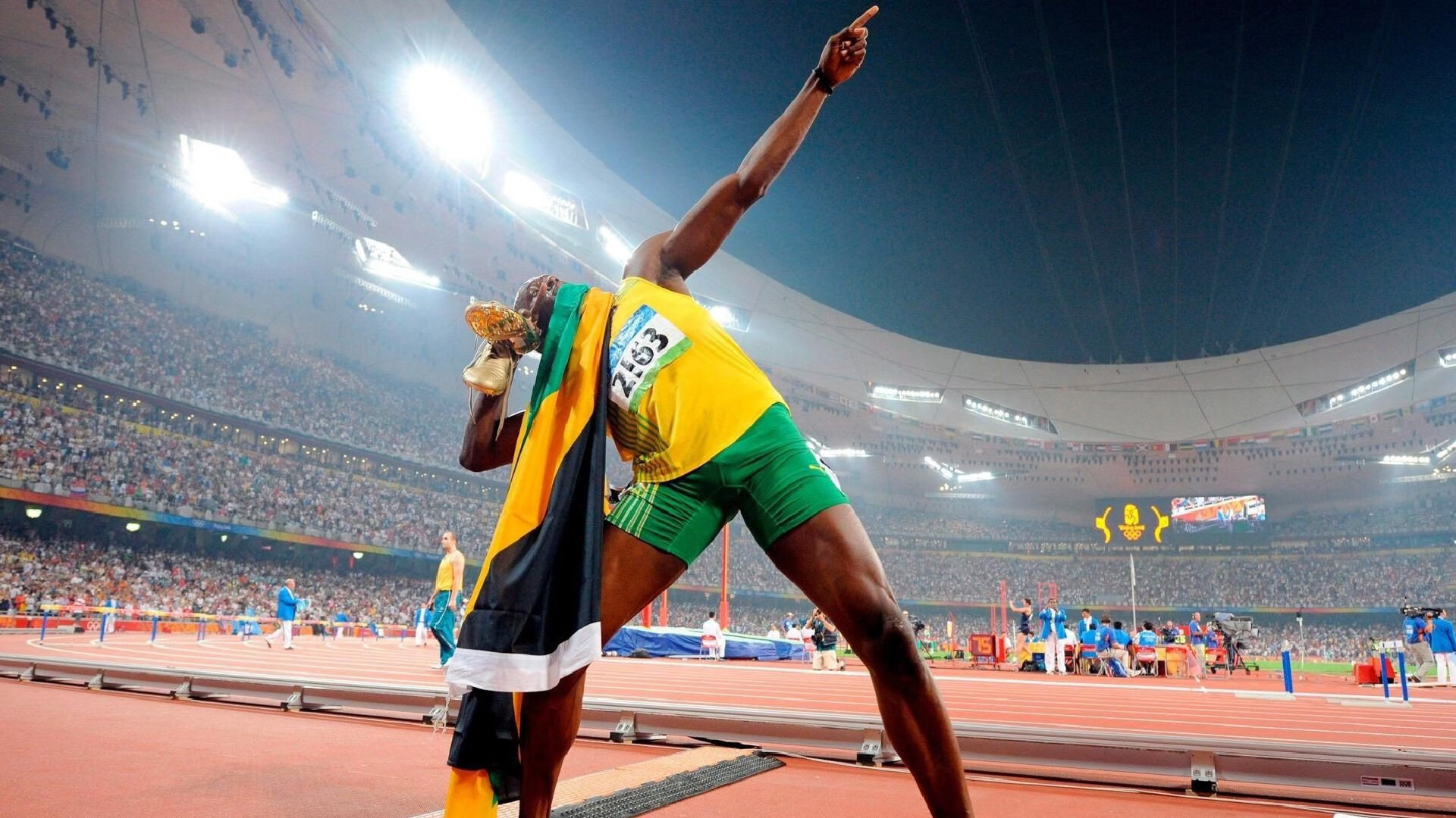 湖人队主场赢得胜利NBA季后赛,湖人主场时隔8年再迎季后赛